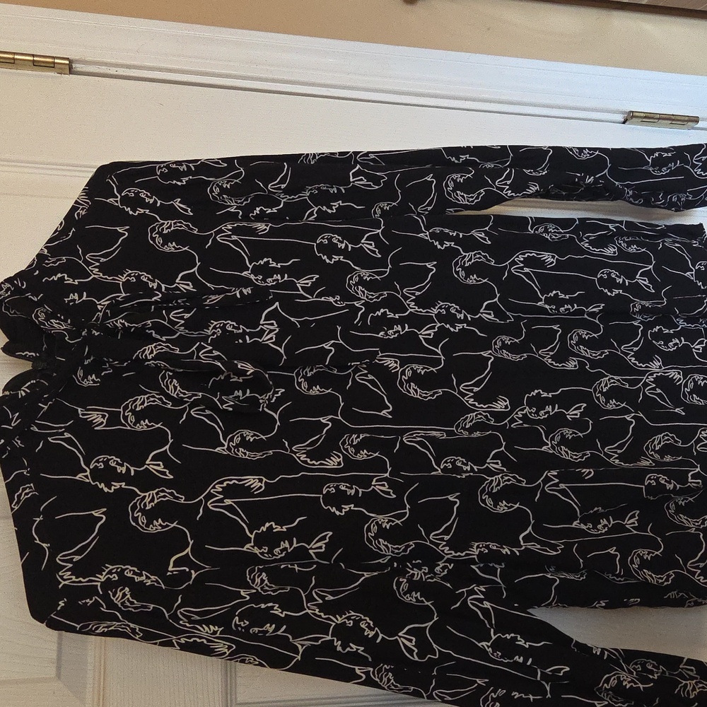Black and White Neck Bow Graphic Men's Shirt